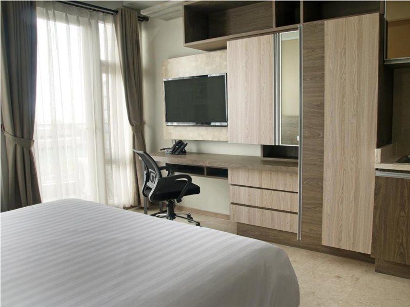 Graha Makara Suite Hotel & Residence Cikarang Exterior foto
